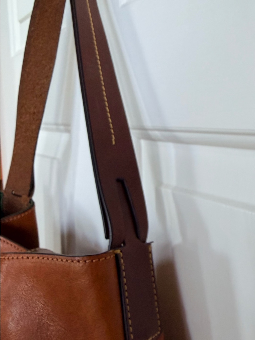 Dooney & Bourke Hook Closure Caramel Leather Shoulder Bag - Picture 4 of 8